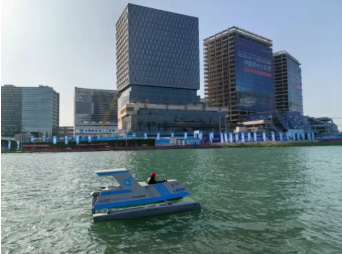 中国第一艘氢能竞赛原型动力艇在郑首航(图2)