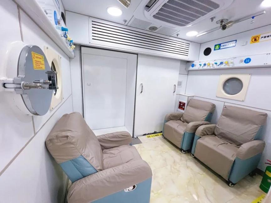 石景山医院高压氧舱新舱启用!诊疗服务全面升级(图4) 石景山医院高压氧舱新舱启用!诊疗服务全面升级(图4)