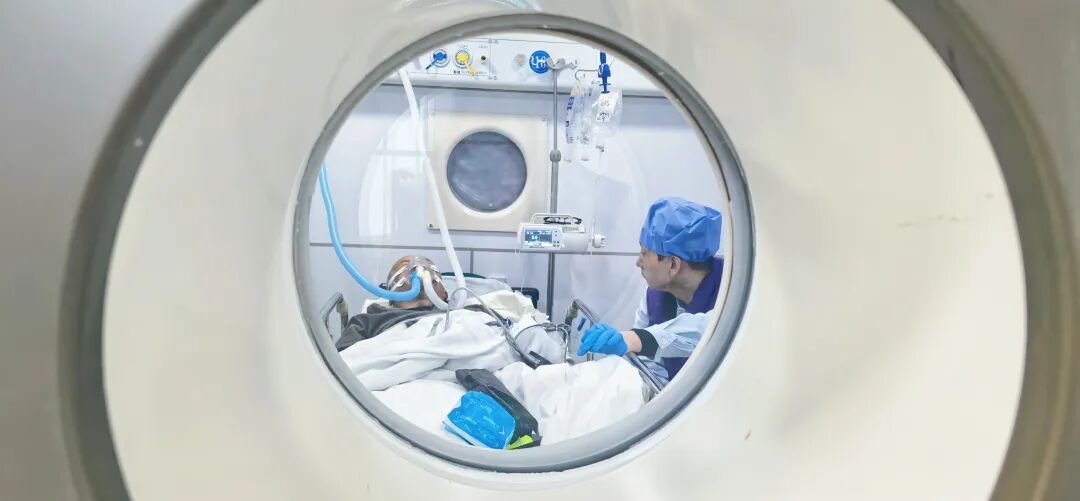 石景山医院高压氧舱新舱启用!诊疗服务全面升级(图7) 石景山医院高压氧舱新舱启用!诊疗服务全面升级(图7)