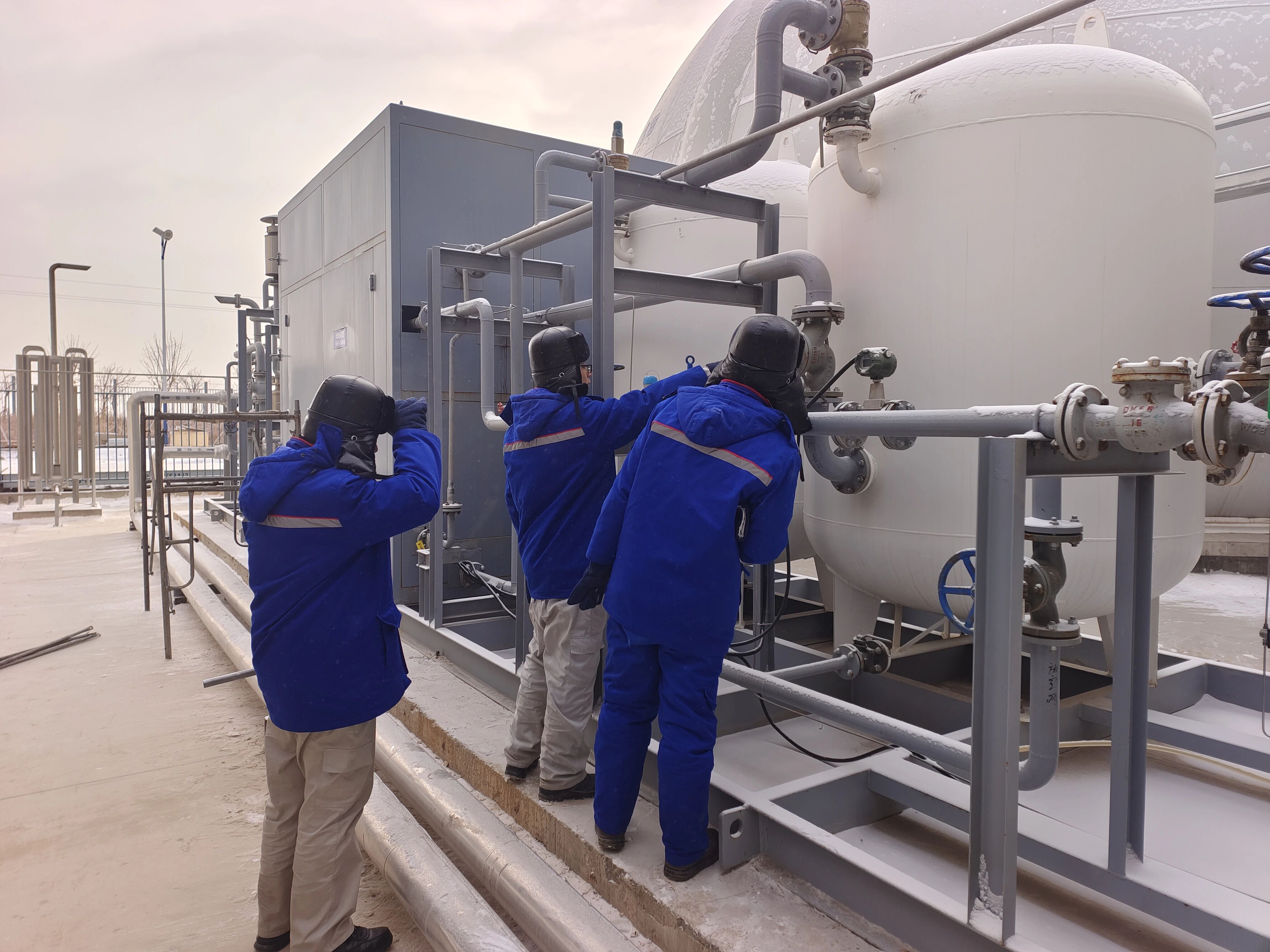 【CIGIA请能展展商动态】寒潮砺铁军 戈壁铸荣光——新疆中科富晶冬季装置检修攻坚战纪实(图4) 【CIGIA请能展展商动态】寒潮砺铁军 戈壁铸荣光——新疆中科富晶冬季装置检修攻坚战纪实(图4)