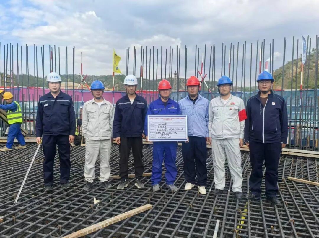 杨家湾站顺利完成LNG薄膜型储罐承台混凝土浇筑(图2)